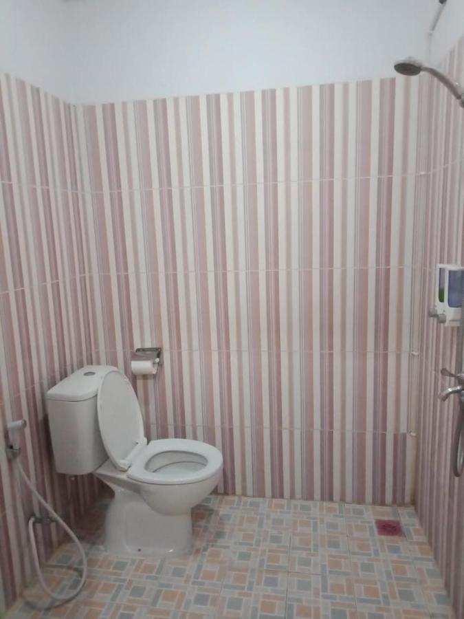 Hotel Meganita Mamuju ภายนอก รูปภาพ
